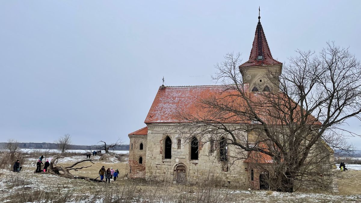 Mráz zpřístupnil „tajemný ostrov“. Rozhádal turisty i ekology, hrozí pokuty